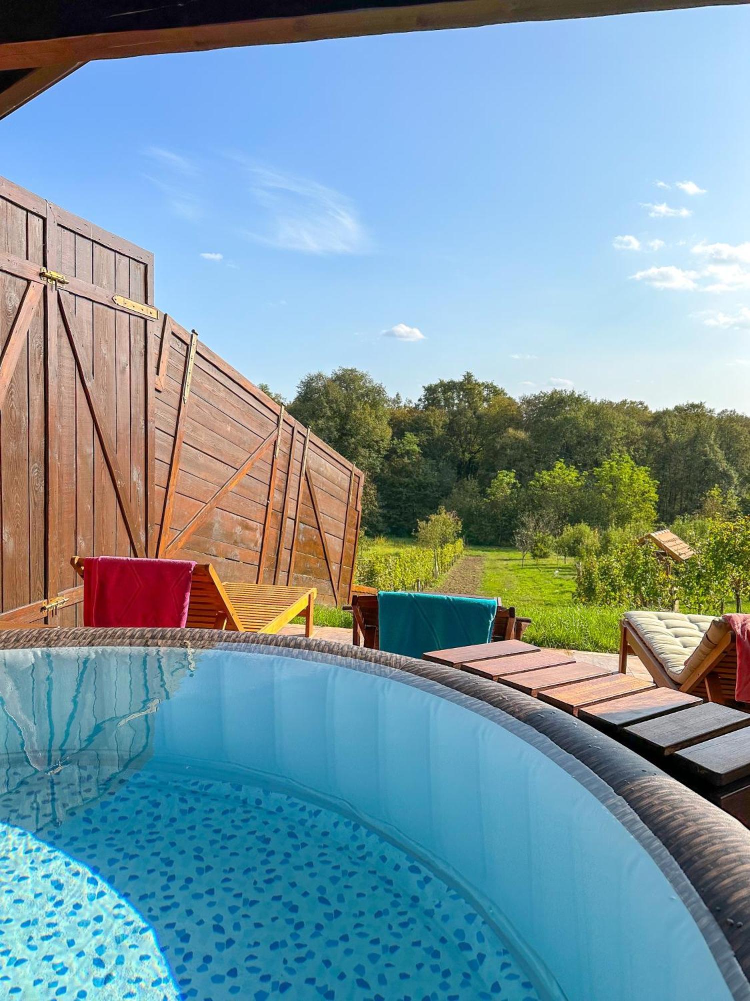 Val Hills Rural Holiday House Gaj Exterior photo